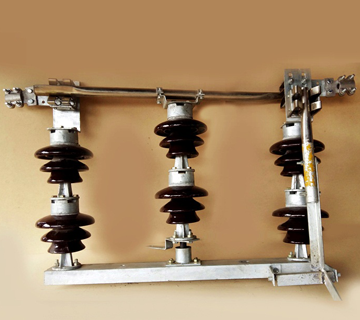 AZAD Infra Power Products 33KV Bus/Line Isolator