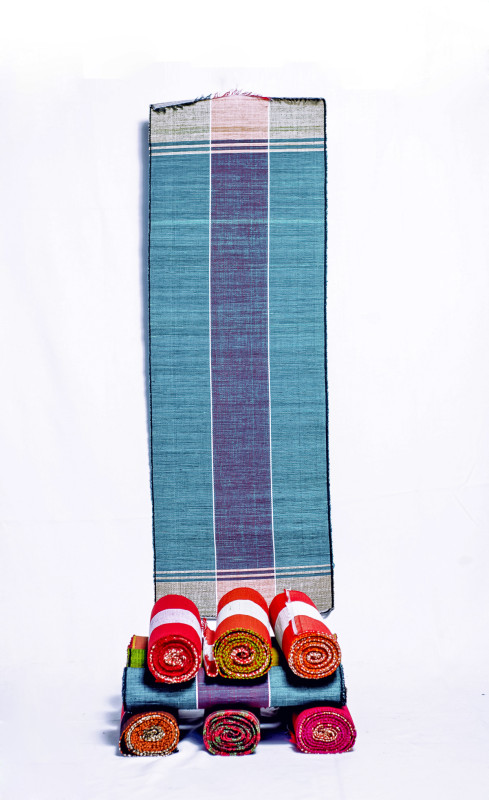 TABLE MATS (SET OF SEVEN PIECES)