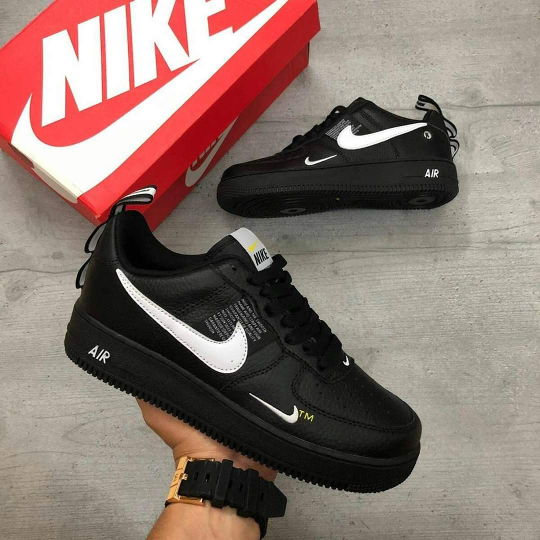 Black Airforce 1s